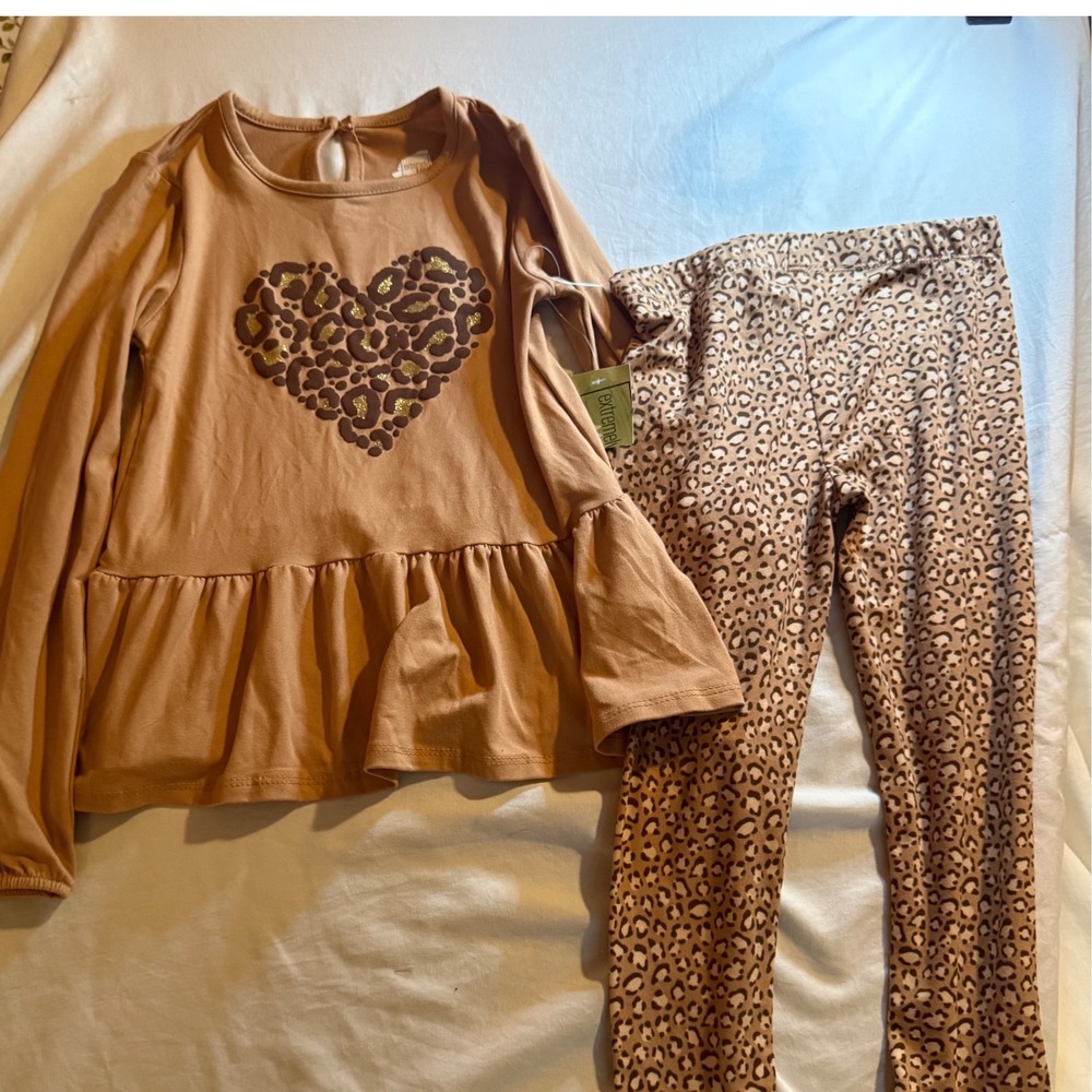 Extremely Me Girls 2PC Leopard Heart Peplum Top and Leggings Set Tan Size 4 NWT